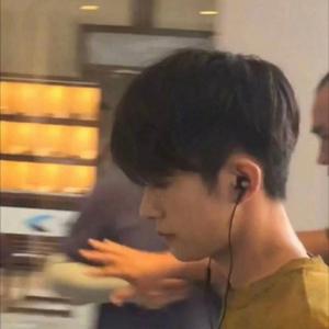 女性与蛇交交的视频
